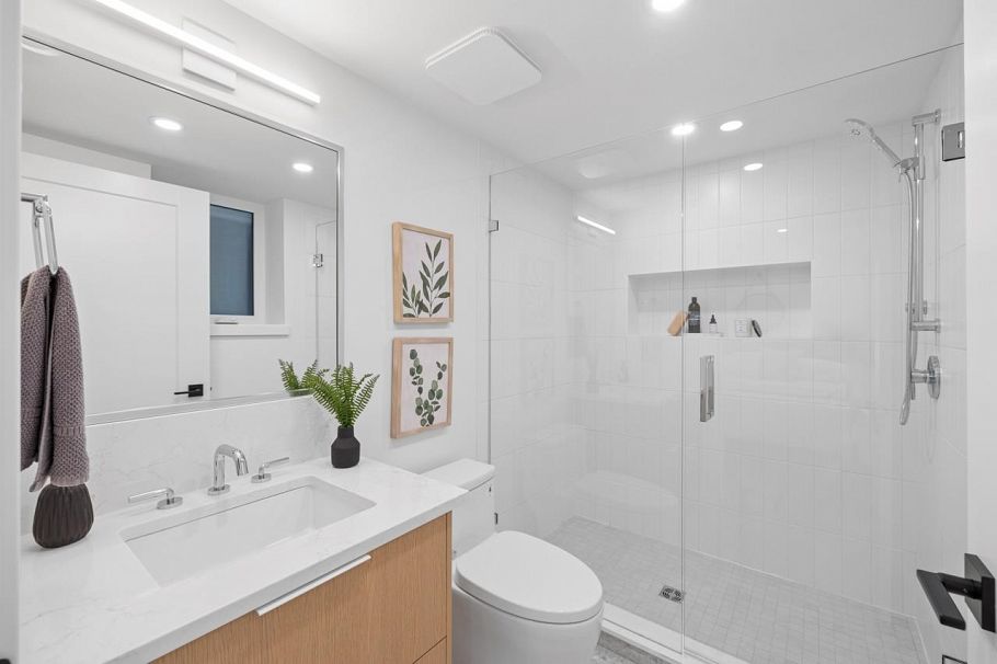 102 2135 E Pender Street Vancouver, BC - 11