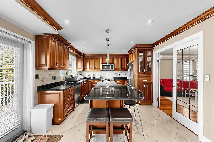 6332 Brooks Street Vancouver, BC - 7