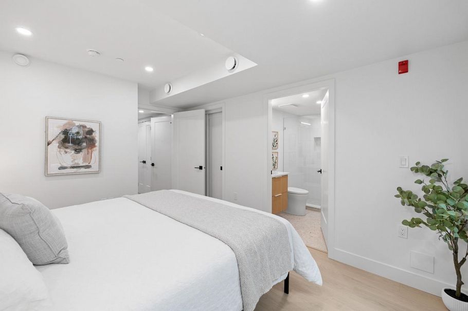 102 2135 E Pender Street Vancouver, BC - 10