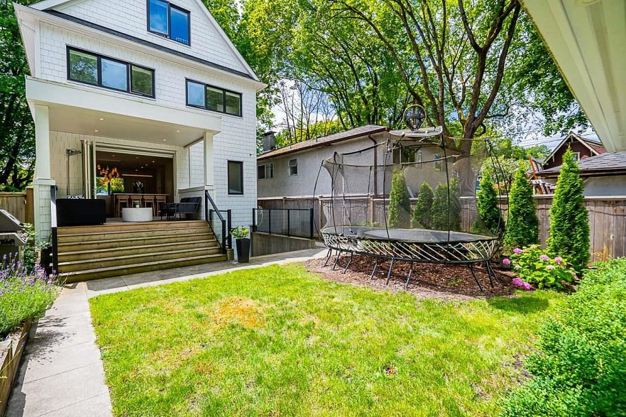 785 W 20th Avenue Vancouver, BC - 34