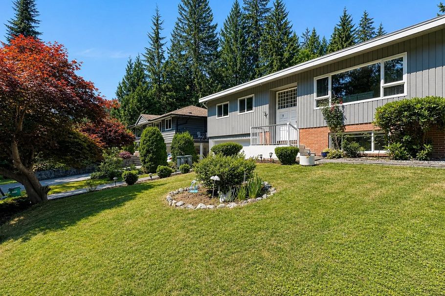 1398 Chamberlain Drive North Vancouver, BC - 34