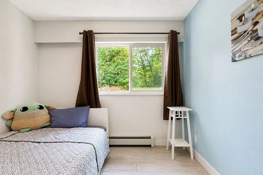 1398 Chamberlain Drive North Vancouver, BC - 26