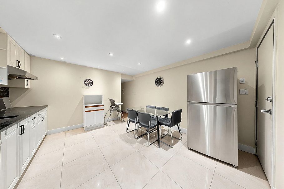 6332 Brooks Street Vancouver, BC - 26