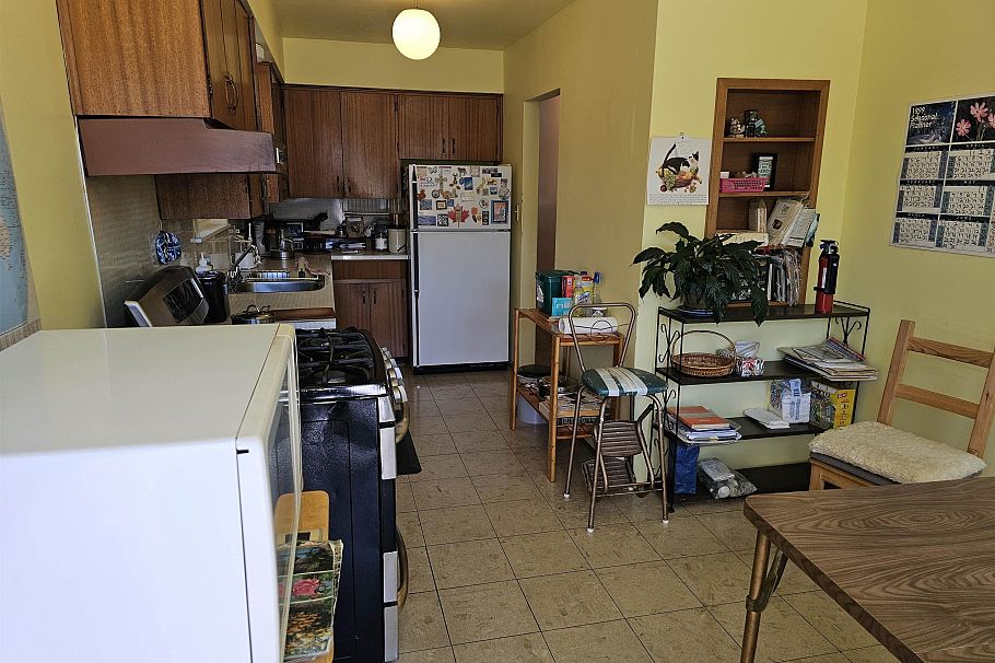 856 E 33rd Avenue Vancouver, BC - 4