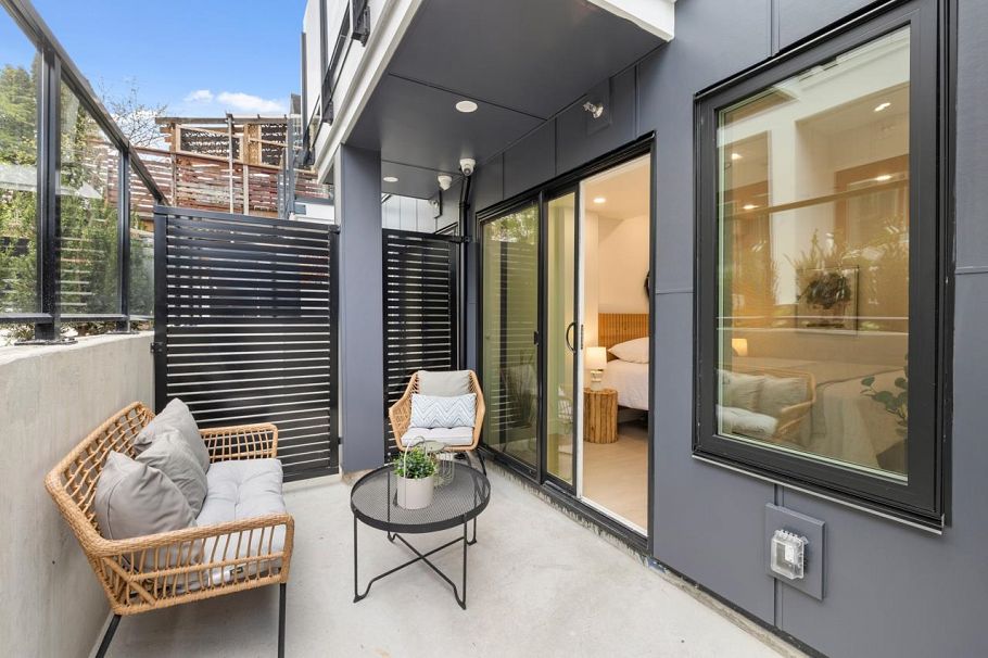 102 2135 E Pender Street Vancouver, BC - 16