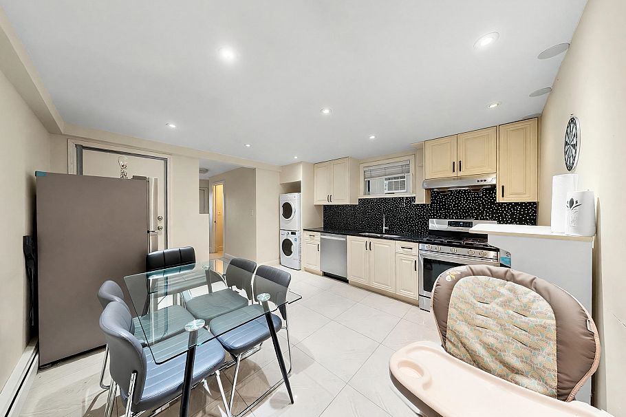 6332 Brooks Street Vancouver, BC - 27