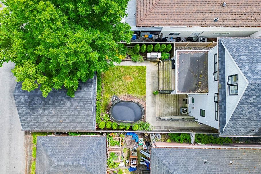 785 W 20th Avenue Vancouver, BC - 40
