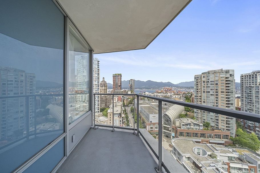 2202 689 Abbott Street Vancouver, BC - 25