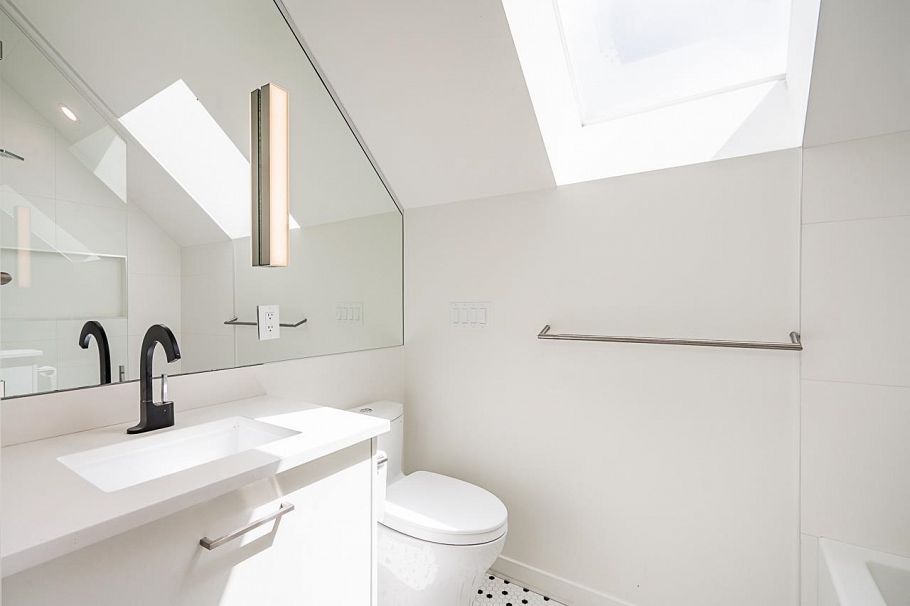 785 W 20th Avenue Vancouver, BC - 25