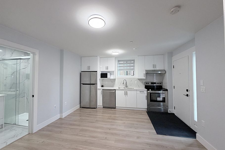 4328 Gladstone Street Vancouver, BC - 27