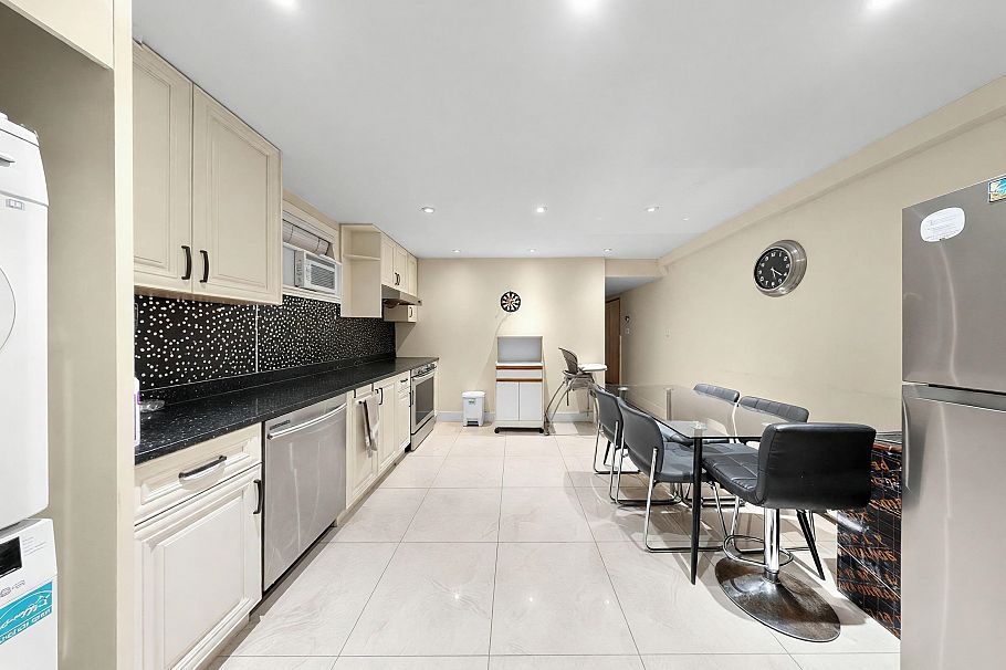 6332 Brooks Street Vancouver, BC - 25