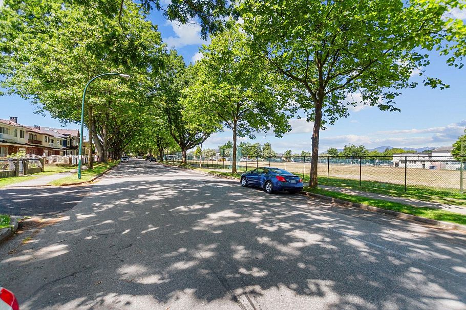 4328 Gladstone Street Vancouver, BC - 25