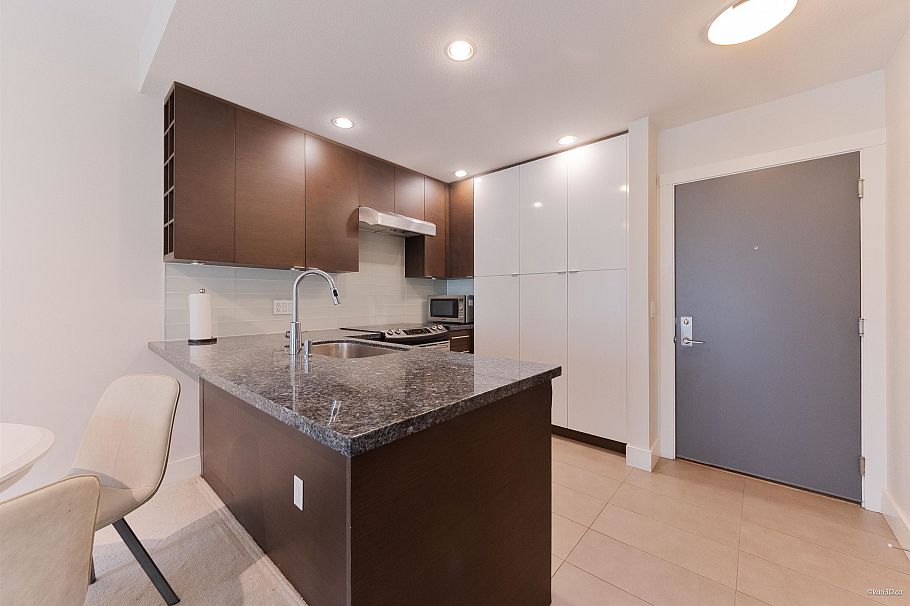 322 5928 Birney Avenue Vancouver, BC - 5