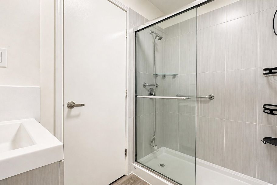 1398 Chamberlain Drive North Vancouver, BC - 16