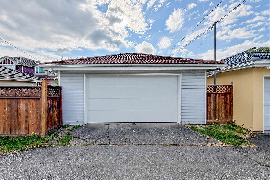 6332 Brooks Street Vancouver, BC - 38