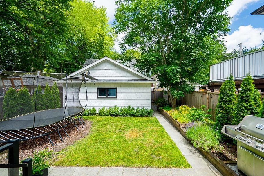 785 W 20th Avenue Vancouver, BC - 36