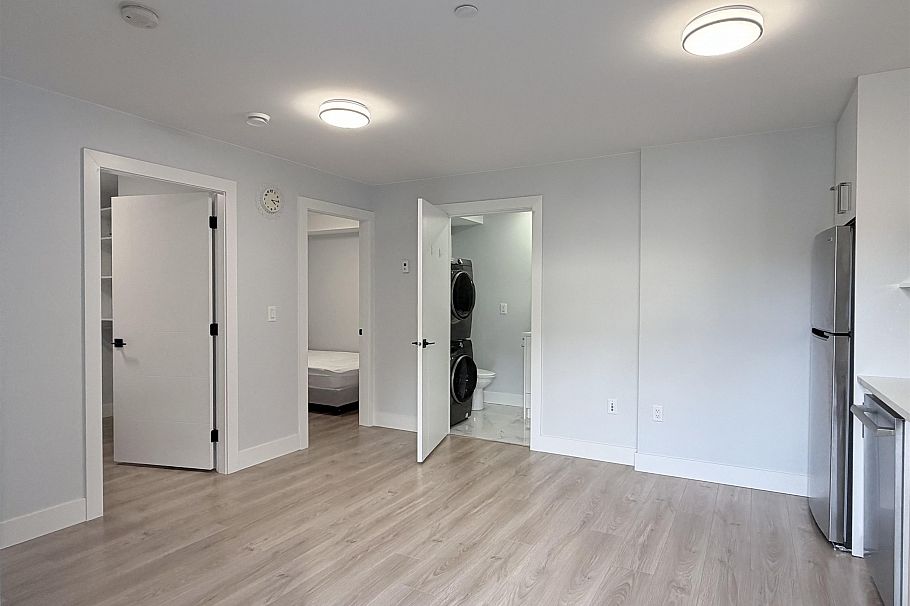 4328 Gladstone Street Vancouver, BC - 35