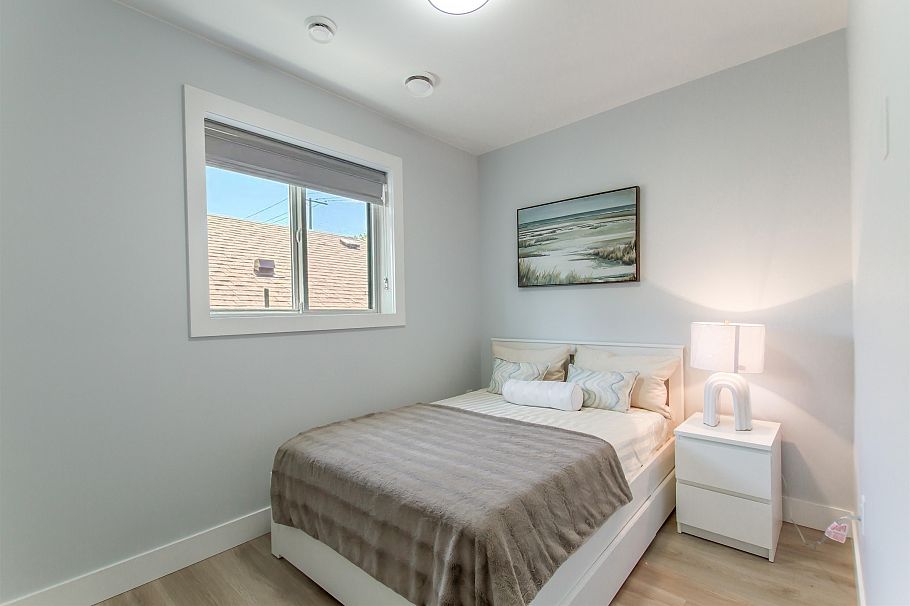 4328 Gladstone Street Vancouver, BC - 5