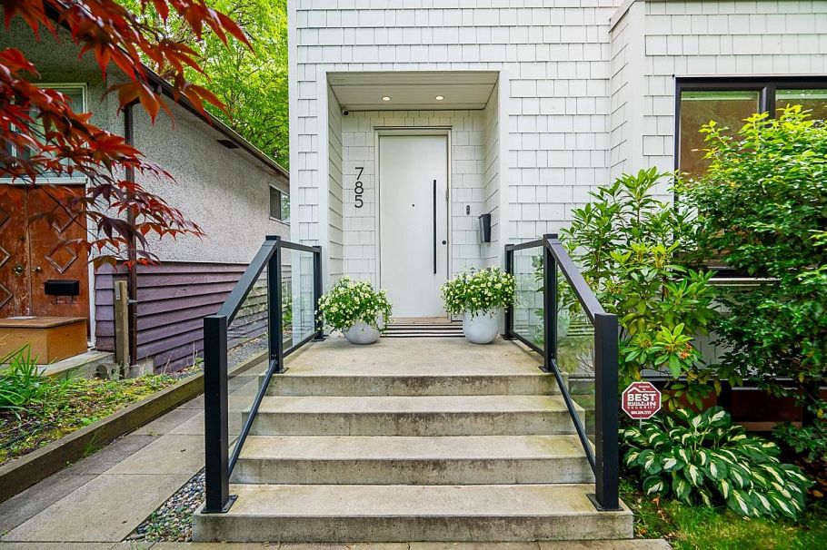 785 W 20th Avenue Vancouver, BC - 37