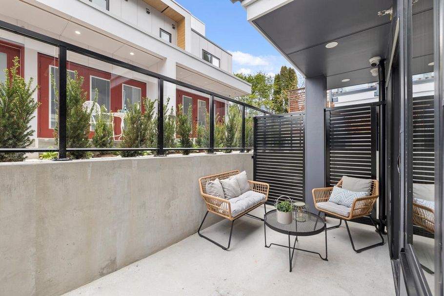 102 2135 E Pender Street Vancouver, BC - 17