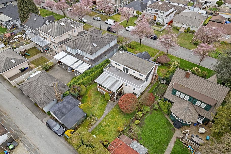 5878 Arlington Street Vancouver, BC - 7