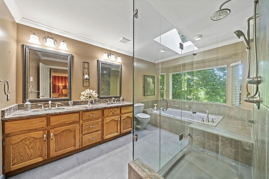 2445 Mowat Place North Vancouver, BC - 11