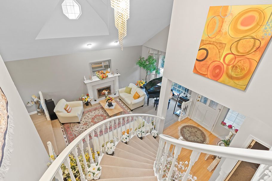 2445 Mowat Place North Vancouver, BC - 2