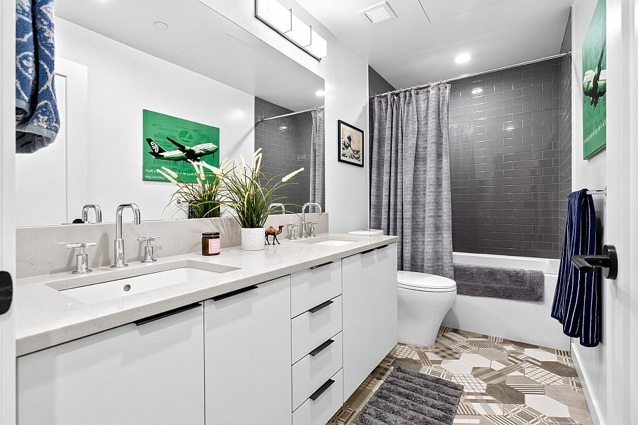 6 237 Ridgeway Avenue North Vancouver, BC - 6
