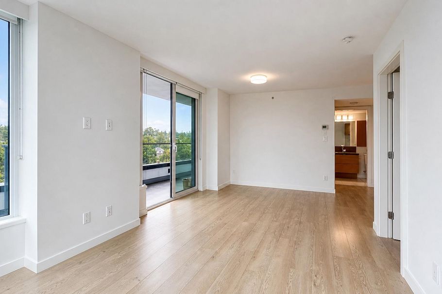 704 8238 Lord Street Vancouver, BC - 5