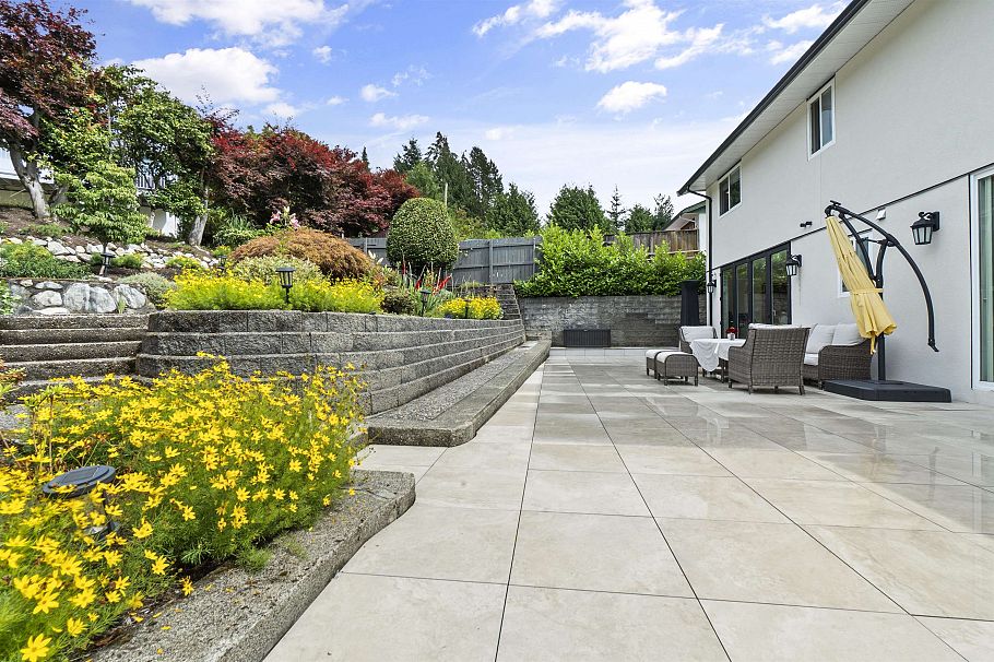 738 Sylvan Avenue North Vancouver, BC - 36