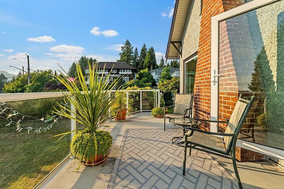 401 Somerset Street North Vancouver, BC - 31