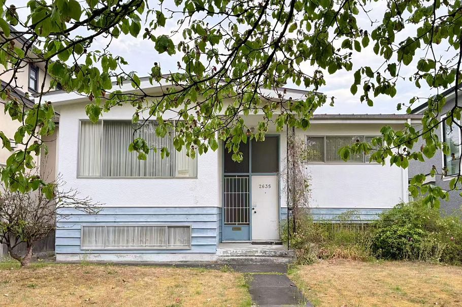 2635 Bobolink Avenue Vancouver, BC - 1