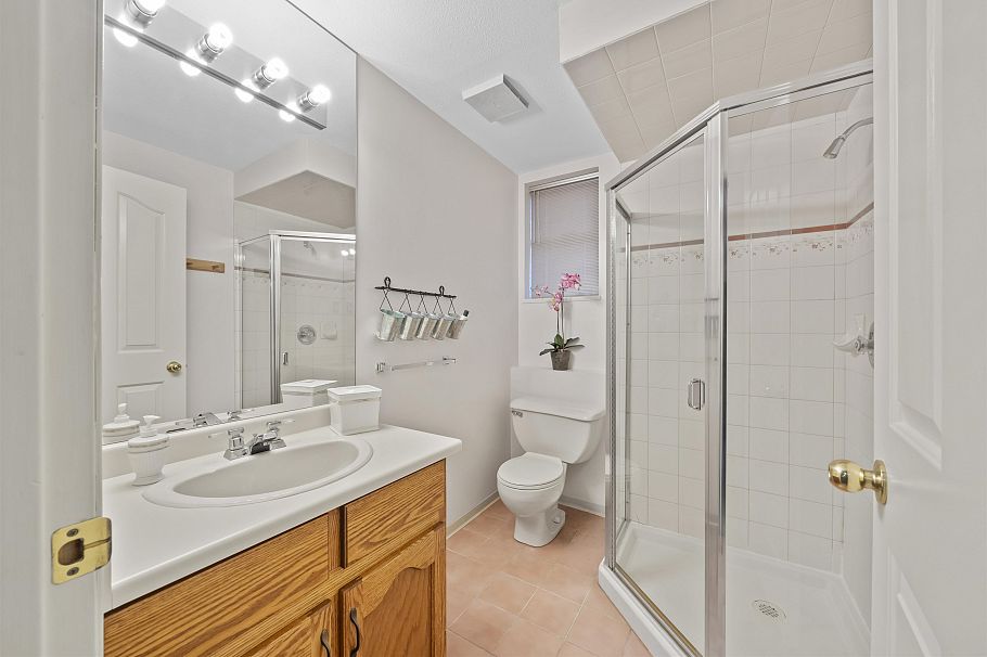 2445 Mowat Place North Vancouver, BC - 21