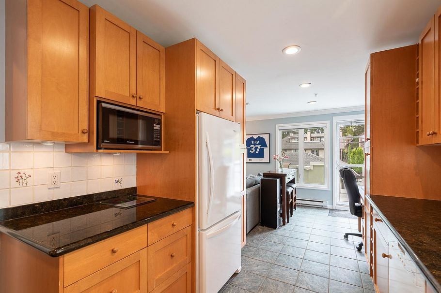 1844 W 10th Avenue Vancouver, BC - 14