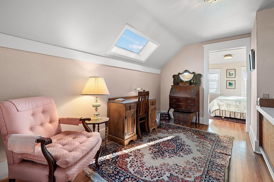 401 Somerset Street North Vancouver, BC - 16