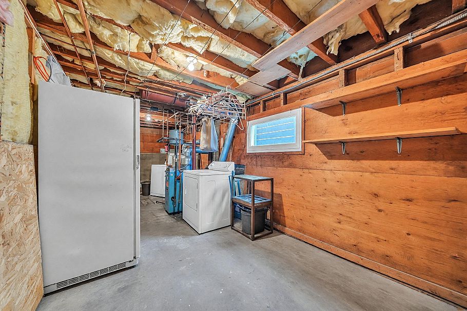 956 E 21st Avenue Vancouver, BC - 21