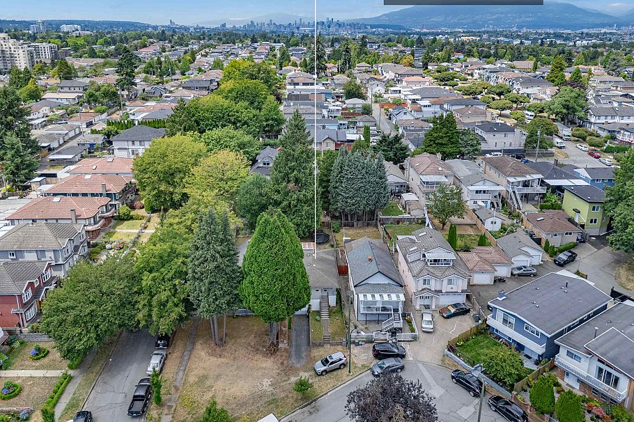 4987 Hoy Street Vancouver, BC - 32