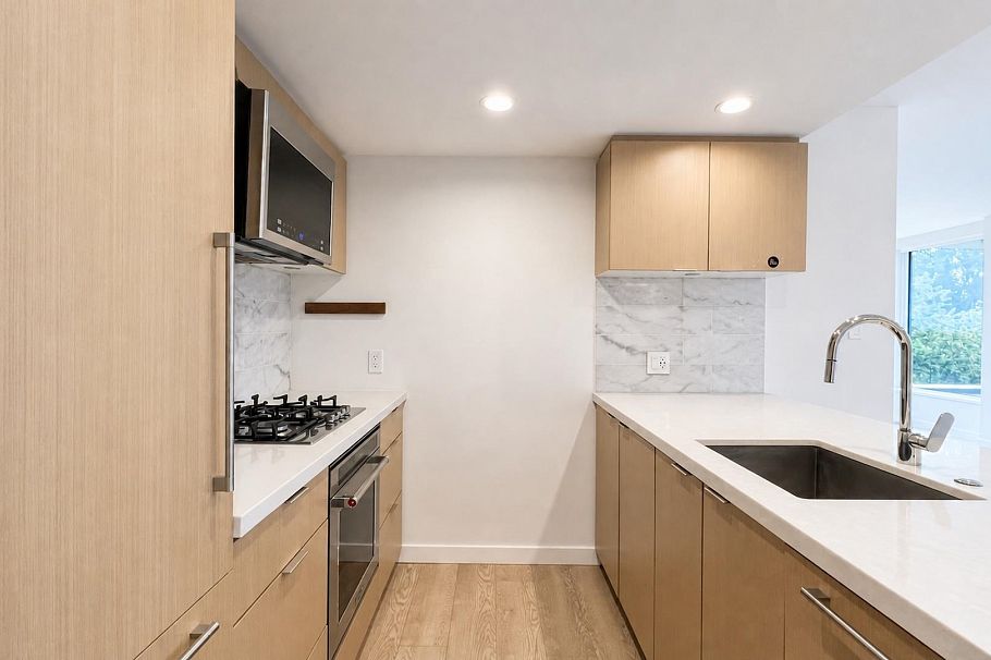 704 8238 Lord Street Vancouver, BC - 6