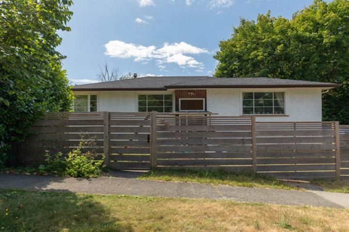 1825 Discovery Street Vancouver, BC - 1