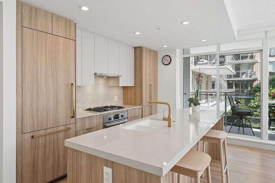206 2325 Emery Court North Vancouver, BC - 6
