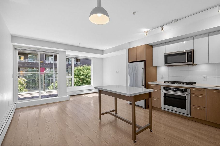 304 384 E 1st Avenue Vancouver, BC - 8