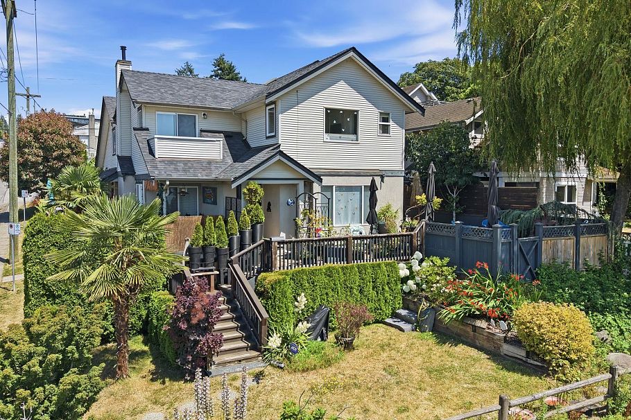 46 St. Patricks Avenue North Vancouver, BC - 1