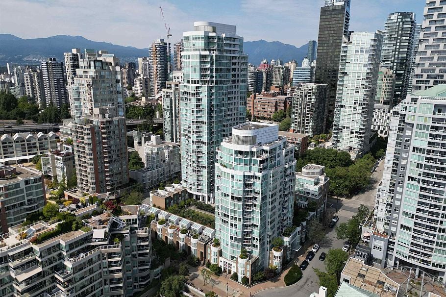 504 1501 Howe Street Vancouver, BC - 2