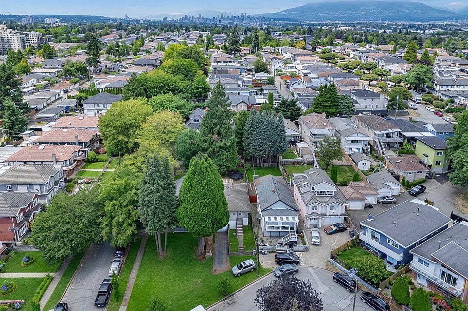 4987 Hoy Street Vancouver, BC - 11