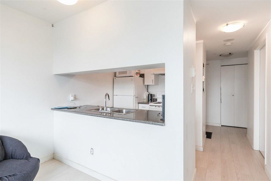 2501 438 Seymour Street Vancouver, BC - 3