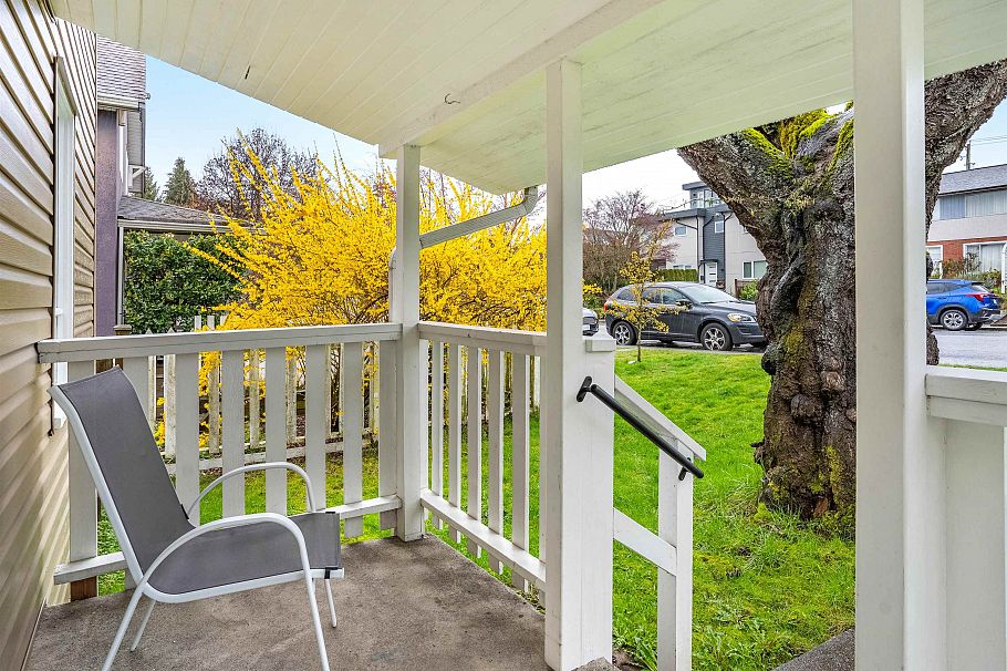 227 W 5th Street North Vancouver, BC - 2