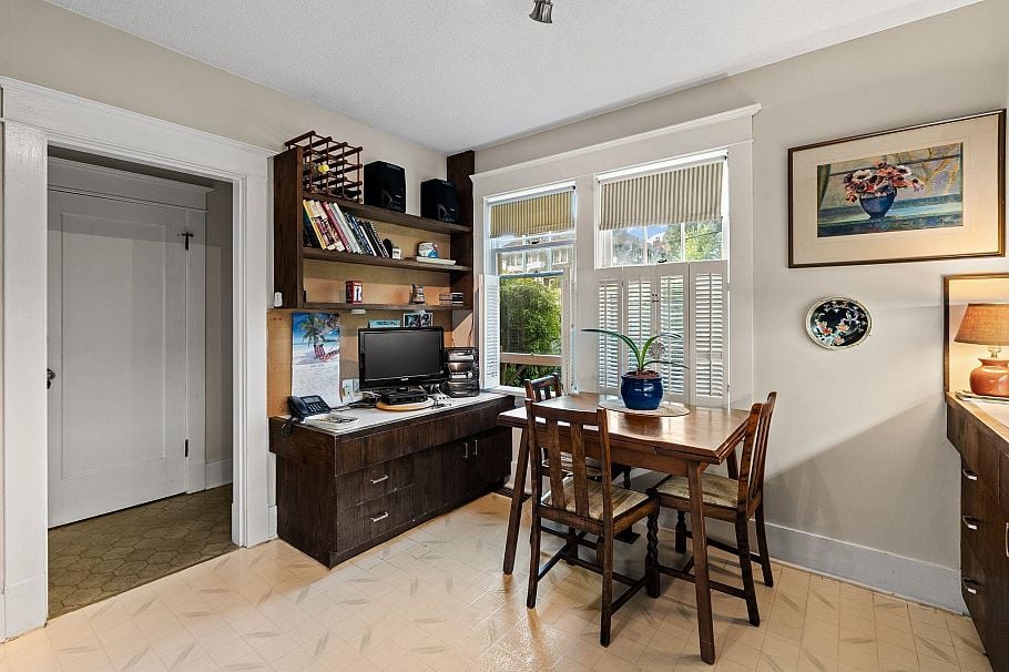 401 Somerset Street North Vancouver, BC - 10