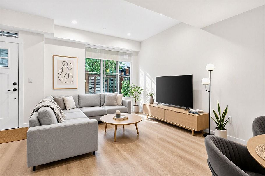 6 237 Ridgeway Avenue North Vancouver, BC - 2