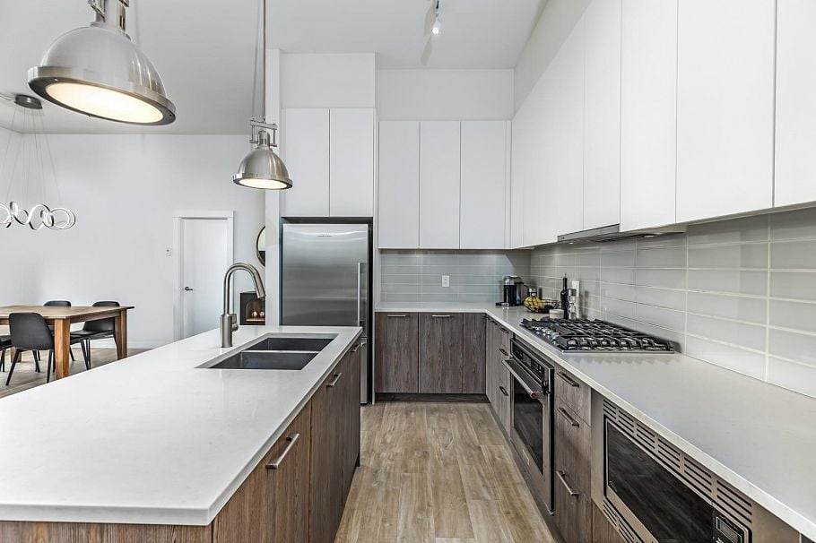 403 615 E 3rd Street North Vancouver, BC - 9