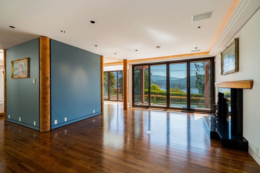 687 Beachview Drive North Vancouver, BC - 29